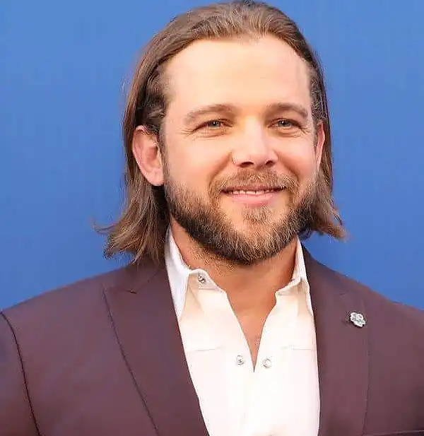 Happy Birthday Max Thieriot